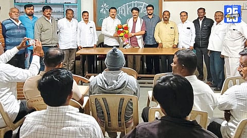 MP Nitin Patil extending strong support to Surendra Gudage while addressing NCP workers in Satara.