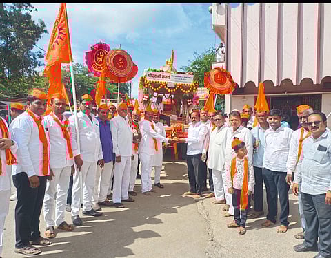 निमगाव केतकीमधून स्वामींच्या पालखीचे अक्कलकोटकडे प्रस्थान