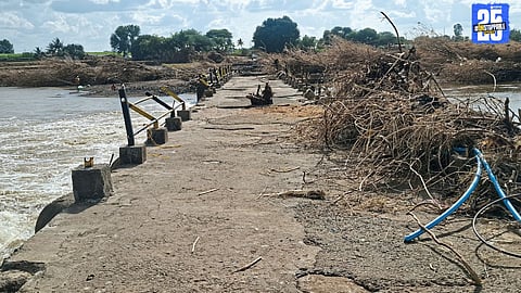 Traffic Chaos Continues as Kolegaon–Auste Bund Suffers Post-Flood Damage
