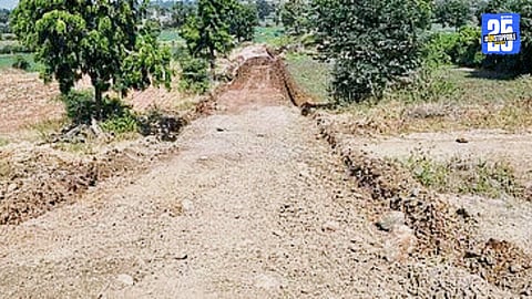 Officials surveying paanand roads before initiating encroachment removal drive; farmers warned of losing government benefits.