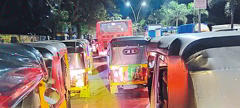 कळव्यातील वाहतूक व्यवस्थेचा बोजवारा