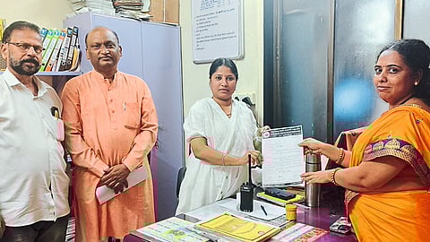 फाटक्या नोटेवरून तिकीट नाकारलेले प्रकरण चिघळणार