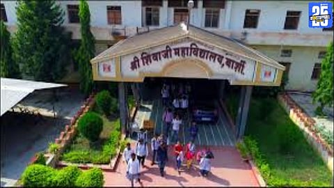 Political groups led by Rajendra Raut and Dilip Sopale gear up for Barshi mayor election as women’s reservation sparks contest.