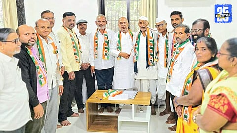 Sambhaji Rohakale addresses Congress taluka meeting in Parner, criticizing Maha Vikas Aghadi government schemes.
