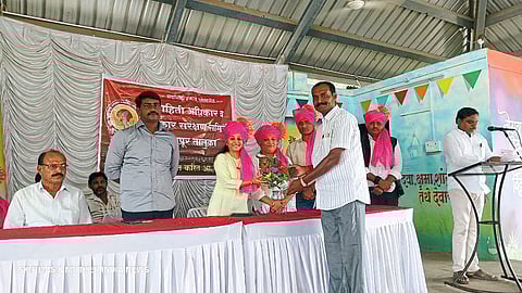 सणसर येथे गुणवंत विद्यार्थ्यांचा गौरव