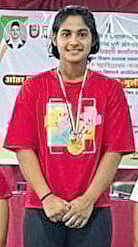 वेटलिफ्टिंग स्पर्धेत
भक्ती जांभूळकर प्रथम