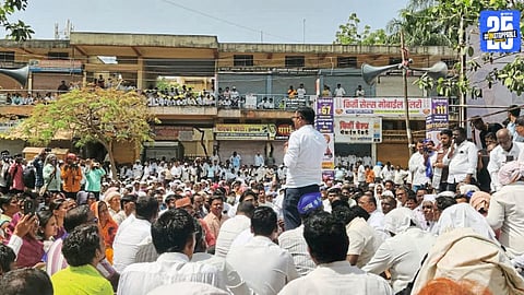 Traders observe bandh and protest after attack on Late Abasaheb’s historic bungalow, termed the ‘Justice Temple’, in presence of MLA Babasaheb Deshmukh.