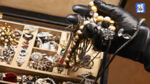 Burglary in Vejegaon Village: Gold Worth ₹1.5 Lakh Missing