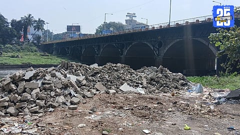 Trucks Dump Debris in Mutha River Bed Right Where Pune Commissioner Held Clean-up Drive.