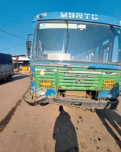 प्रवाशांच्या सेवेला जुनाट बस