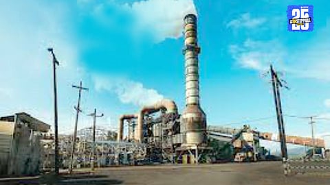 Unseasonal rain disrupts Kolhapur’s sugar season; farmers wait for fields to dry before harvesting cane.