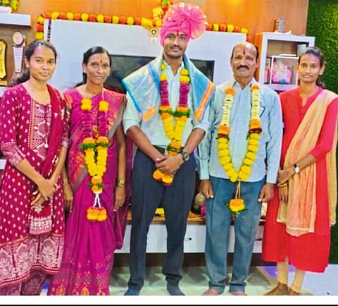 वरकुटेच्या नागेशची उपनिरीक्षक पदी निवड