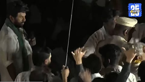 Bachchu Kadu: बच्चू कडूंच्या आंदोलनाची वेळ संपली, कोर्टाचा आदेश घेऊन पोलिस आंदोलनस्थळी दाखल