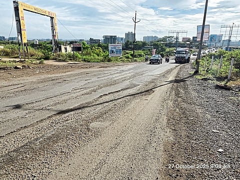 चऱ्होली-वडमुखवाडी रस्ताची दुरवस्था