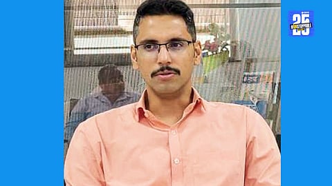 Solapur Collector Kumar Aashirwad guiding farmers during the special registration camp for flood relief.