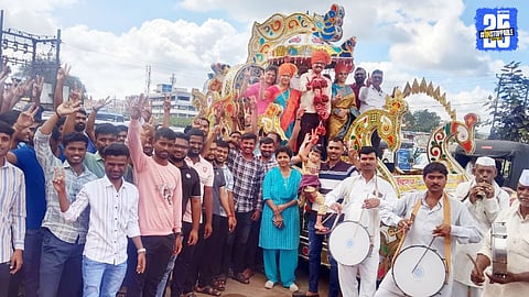 Rajesh Indore Ranks 43rd in MPSC Class 1; Emotional Scenes as Mother Sheds Tears of Happiness