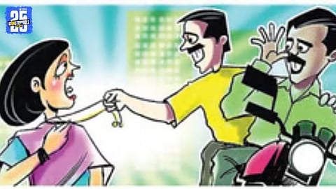 “Bike-borne thieves snatch two-tola gold chain in Bhosare, Madha Taluka; police begin investigation.”