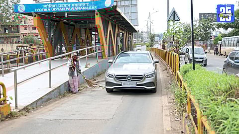 Private vehicles enter BRT lanes