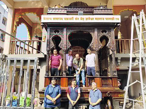 उत्सवासाठी लाकडी रथाची डागडुजी अंतिम टप्प्यात