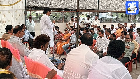 MP Dhairyasheel Mohite-Patil addressing party workers, promising opportunities to loyal youth during pre-election meet.