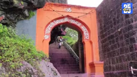 Sajjangad Trust President Balasaheb Swami clarifies that there is no dress code for women devotees visiting the temple.