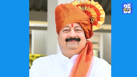 Former MLA Deepak Aba Salunkhe-Patil interacts with party workers while discussing the future political direction in Satara.