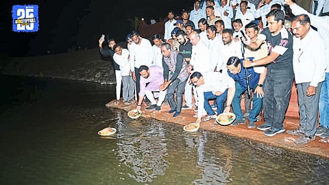 Minister Jaykumar Gore inaugurates Varud reservoir and announces water project for 21 villages.