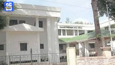 Political buzz in Panchgani as BJP decides to contest independently; NCP adopts a cautious stand.