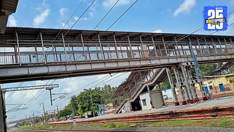 Palghar railway station Long pedestrian flyover