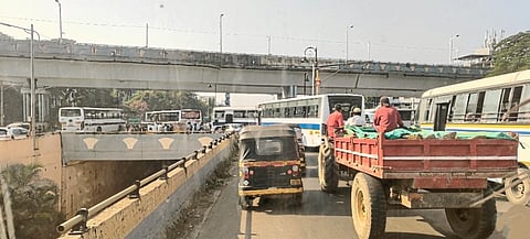 भुयारी मार्ग बंद असल्याने केएसबी चौकात कोंडी