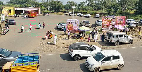 पौड बसस्थानकाला खासगी वाहनतळाचे स्वरूप