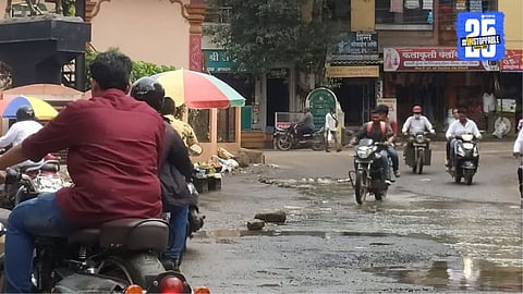 Drainage Line Blockage Causes Stench on Baner-Pashan Link Road
