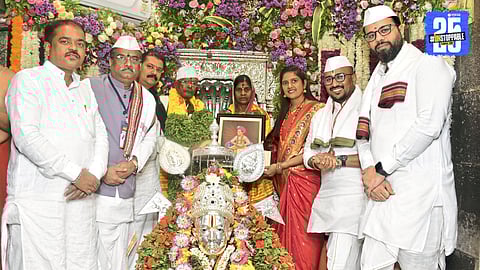 Pavman Abhishek at Sant Dnyaneshwar Samadhi