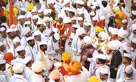 संजीवन समाधिदिन सोहळ्यासाठी अलंकापुरी भाविकांनी दुमदुमली