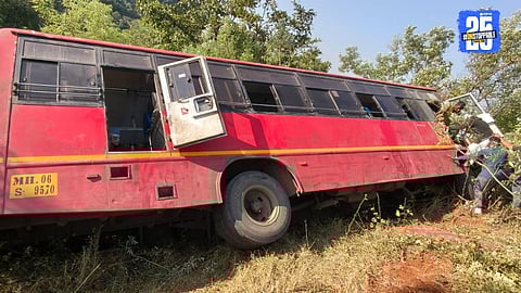 “Palghar-Sambhajinagar Bus Accident: Over 25 Injured, Three Critically”