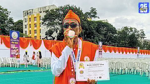 Abhay Purohit participating with pride in Pune’s world record ceremony of 1,111 conch blowers.