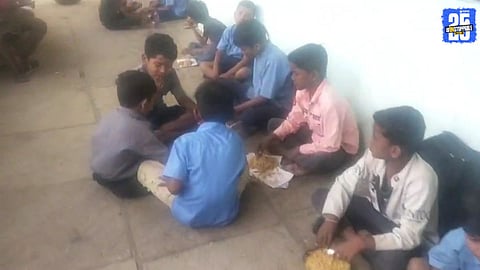 Buldhana Headmaster Suspended for Serving Mid-Day Meal on Waste Paper