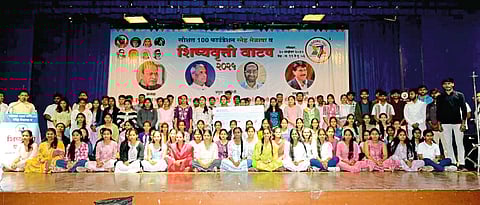 ‘सोशल हंड्रेड’कडून शंभर विद्यार्थ्यांना शिष्यवृत्ती