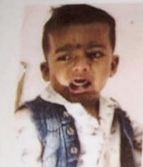 मद्यधुंद बसचालकाने तीन भावंडांना चिरडले