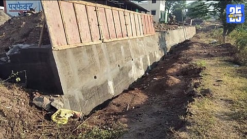 Palghar News : मोखाड्यात वाघ नदी प्रकल्पाच्या कालव्यात अनधिकृत बांधकाम; मोखाडा पोलीस ठाण्यात तक्रार दाखल!