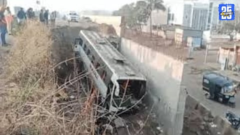 Parents gather at Krishna Hospital after school bus accident; injured students reported stable.