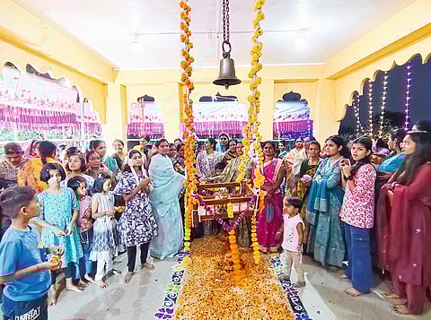 आंधळगावात आतषबाजी