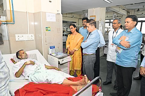 कूपर रुग्णालयाचा आयुक्तांकडून आढावा