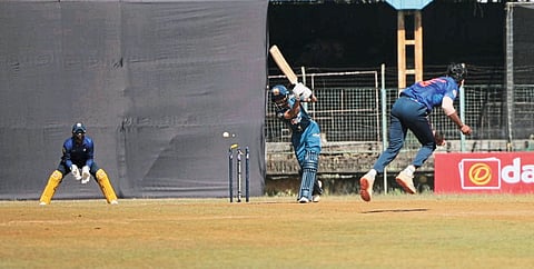 पुणेरी बाप्पा संघाच्या रामकृष्ण घोषचा विजयी षटकार