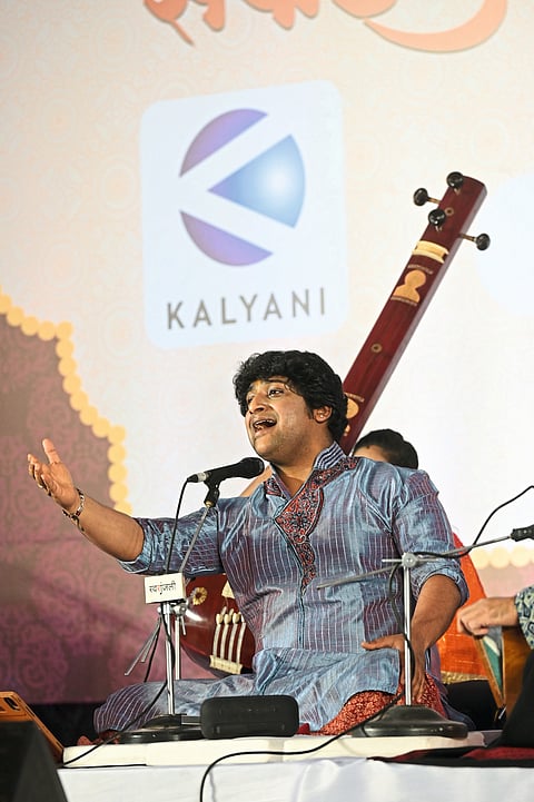 वेणुनादाची किमया अन् विदुषींच्या ‘चारूकेशी’चे गारूड
सवाई गंधर्व भीमसेन महोत्सव ः सिद्धार्थ बेलमण्णु यांचे पदार्पणातील आश्वासक सादरीकरण