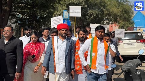 Protest Outside Ajit Pawar’s Residence in Baramati