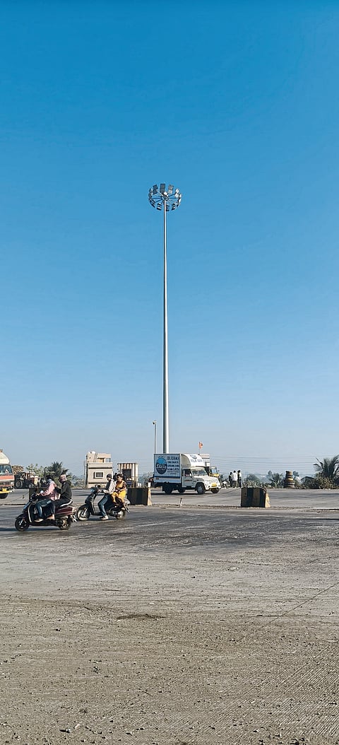 तासवडे टोलनाका : असुविधांच्या गर्तेत अडकलेली प्रवाशांची गैरसोय