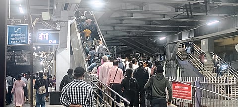 बदलापूर स्थानकातील सरकते जिने बंद