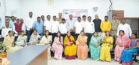 नगरसेवकांनी वाहतूक कोंडी सोडवण्यावर भर द्यावा