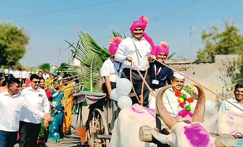 कुतवळवाडीत विकासकामांची
अधिकाऱ्यांकडून पाहणी